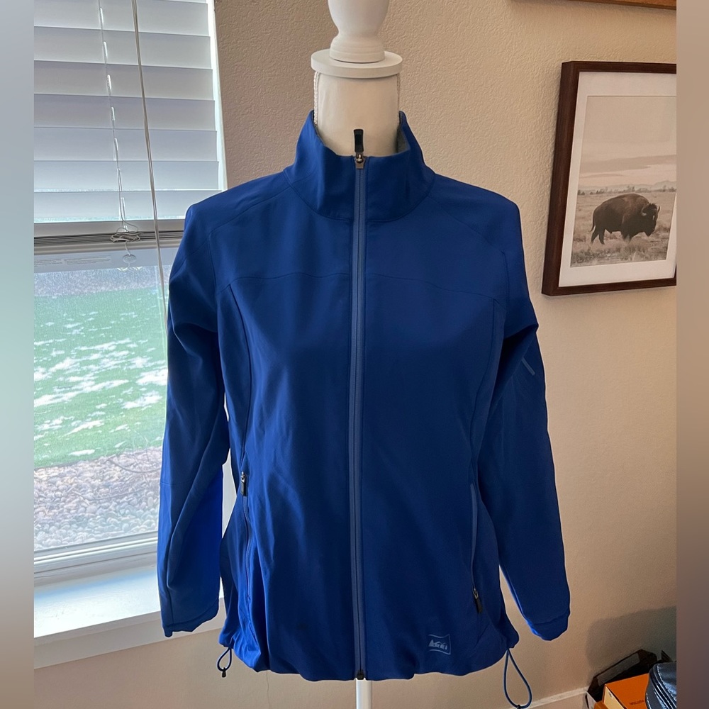 REI Womens Medium, waterproof rain jacket. Royal blue. Excellent condition